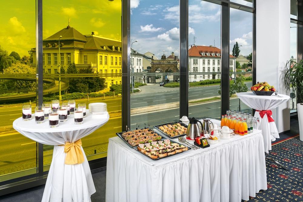 Vienna House Easy By Wyndham Pilsen Otel Dış mekan fotoğraf