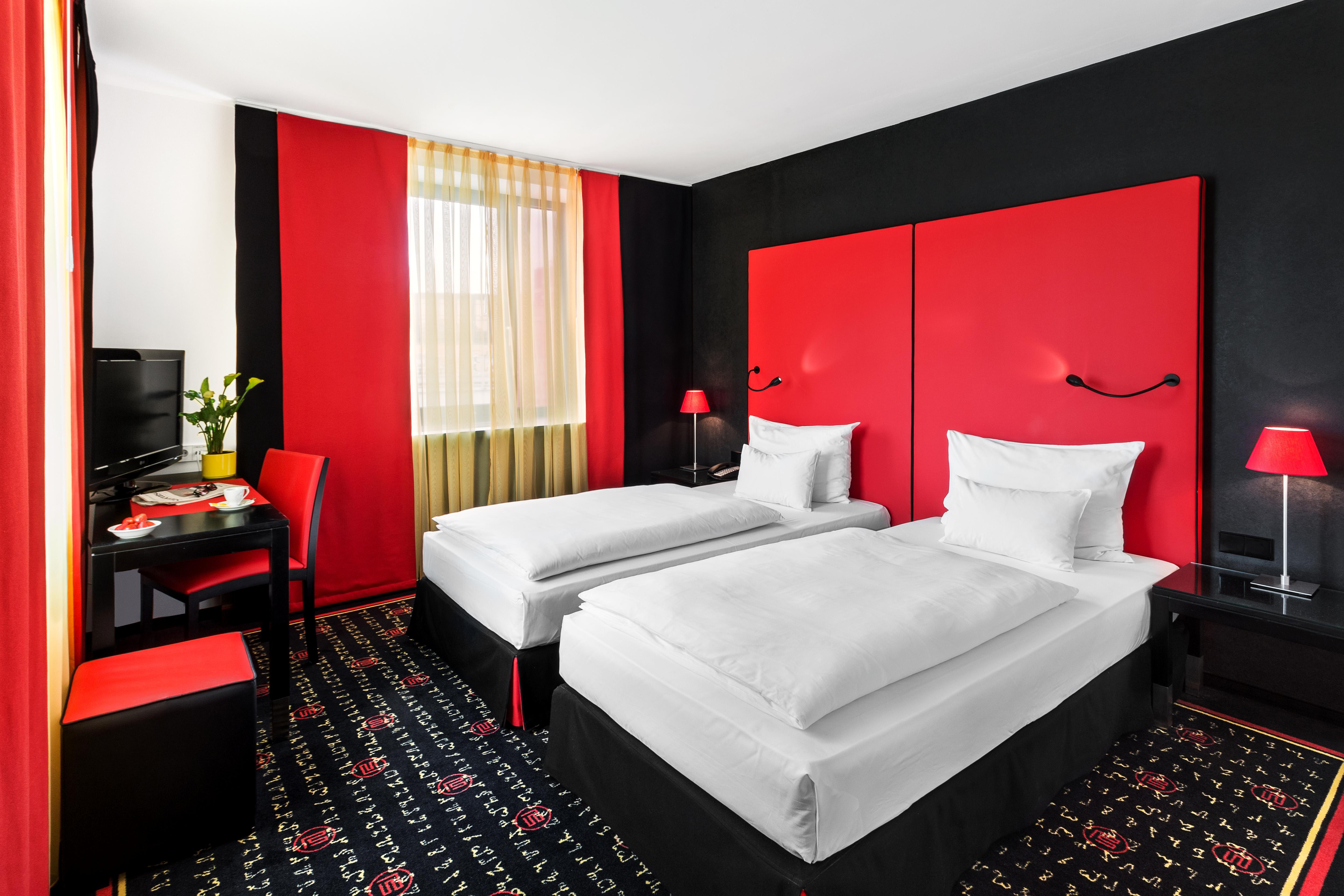 Vienna House Easy By Wyndham Pilsen Otel Dış mekan fotoğraf