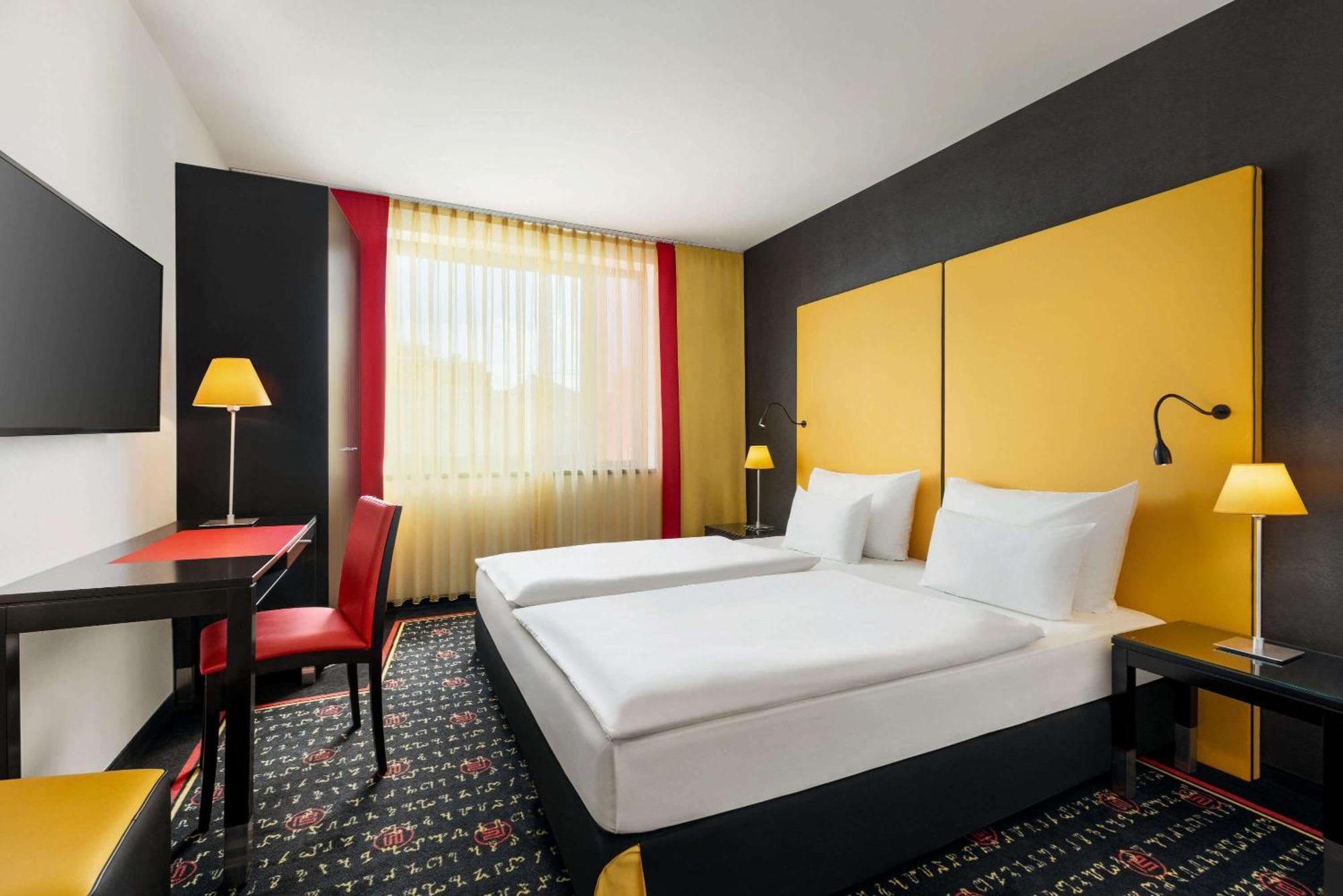 Vienna House Easy By Wyndham Pilsen Otel Dış mekan fotoğraf