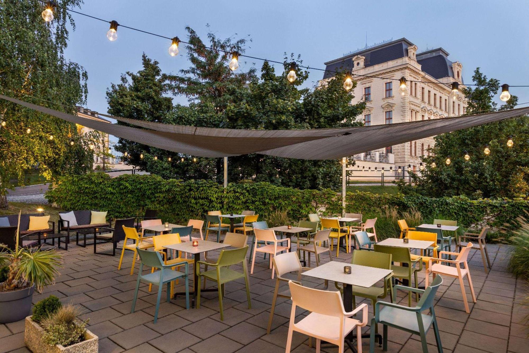 Vienna House Easy By Wyndham Pilsen Otel Dış mekan fotoğraf